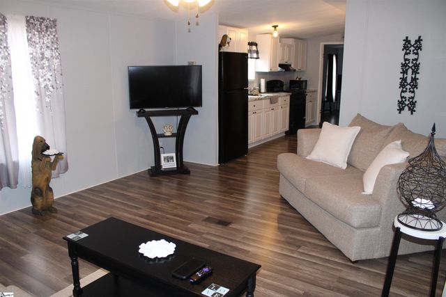 585 Midnight Road, Inman, SC 29349