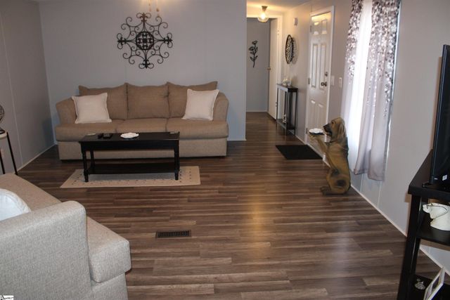 585 Midnight Road, Inman, SC 29349