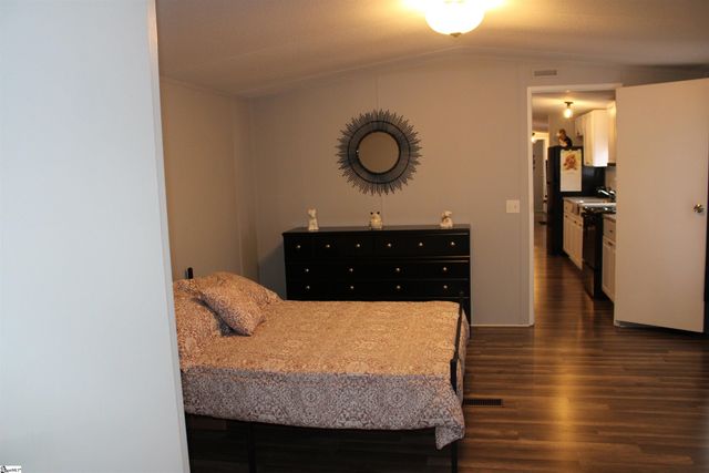 585 Midnight Road, Inman, SC 29349