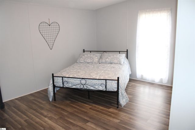 585 Midnight Road, Inman, SC 29349