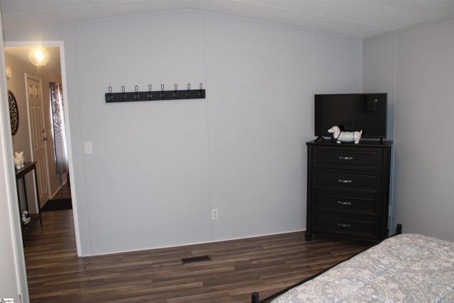 585 Midnight Road, Inman, SC 29349