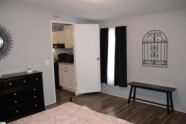 585 Midnight Road, Inman, SC 29349