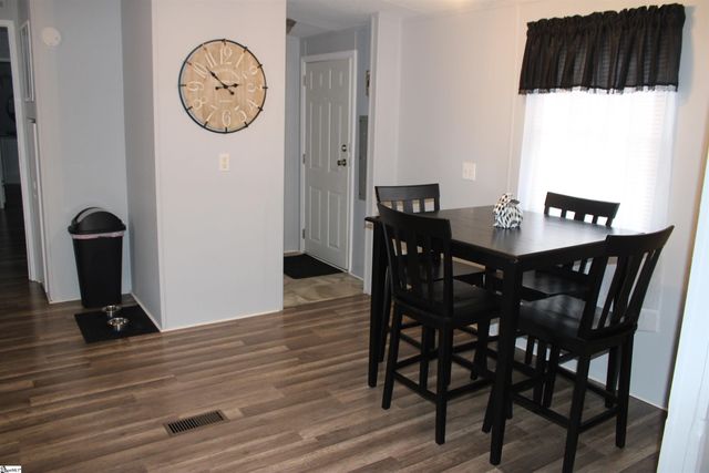 585 Midnight Road, Inman, SC 29349