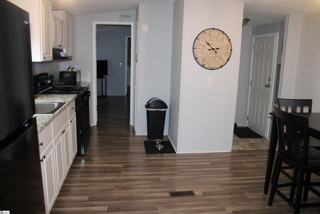 585 Midnight Road, Inman, SC 29349