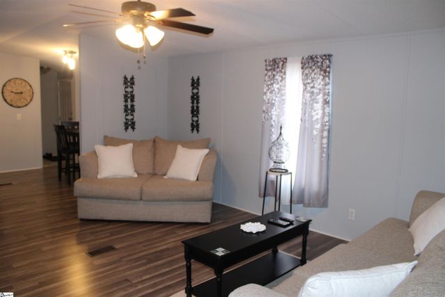 585 Midnight Road, Inman, SC 29349