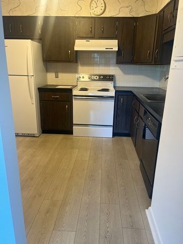 1004 Paradise Road PHB, Swampscott, MA 01907
