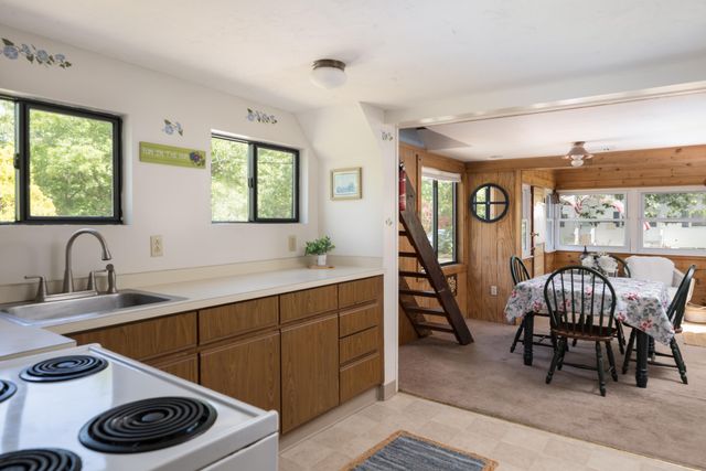 33 Kingwood Street, Wareham, MA 02571