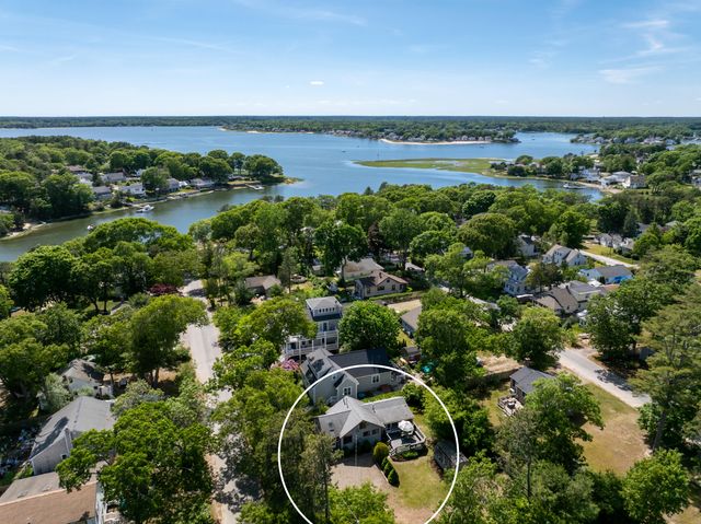 33 Kingwood Street, Wareham, MA 02571