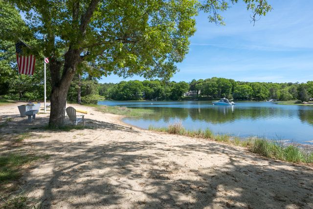 33 Kingwood Street, Wareham, MA 02571