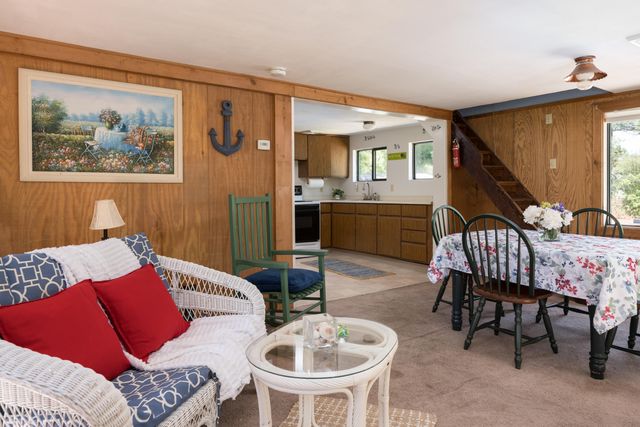 33 Kingwood Street, Wareham, MA 02571