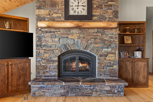 19 Green Wing Road, Ennis, MT 59729