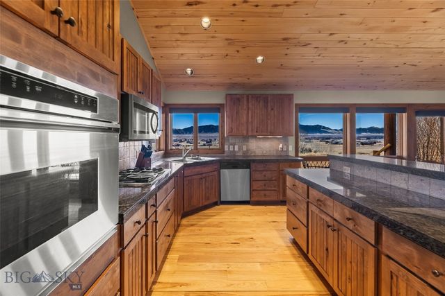 19 Green Wing Road, Ennis, MT 59729