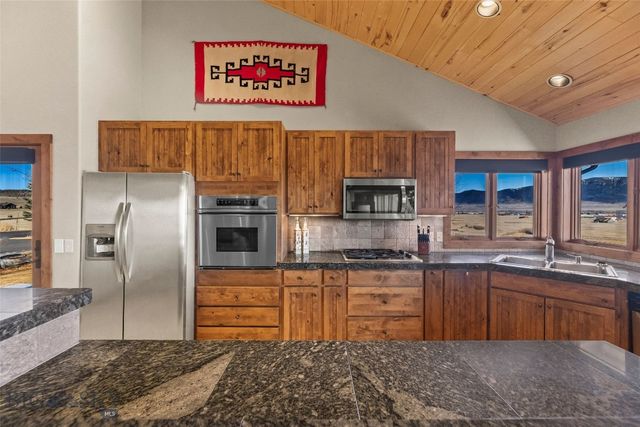 19 Green Wing Road, Ennis, MT 59729