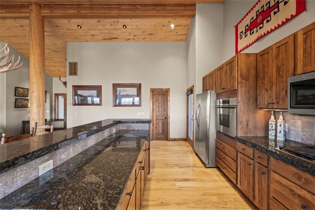 19 Green Wing Road, Ennis, MT 59729