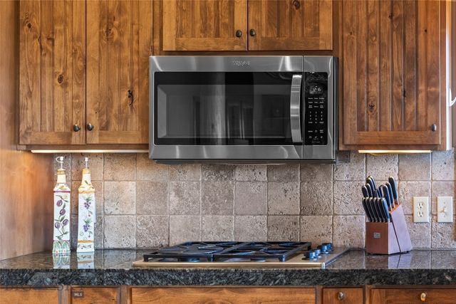 19 Green Wing Road, Ennis, MT 59729