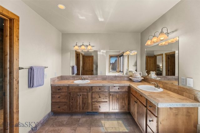 19 Green Wing Road, Ennis, MT 59729