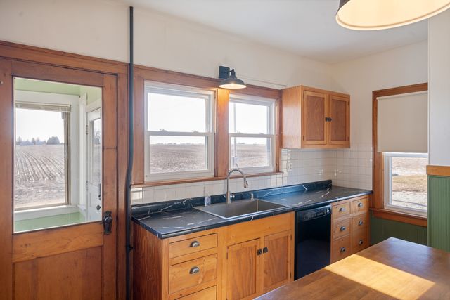 18433 E 1300th Street, Geneseo, IL 61254