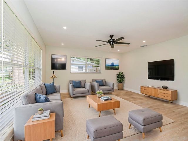 1130 35th Avenue, Vero Beach, FL 32960