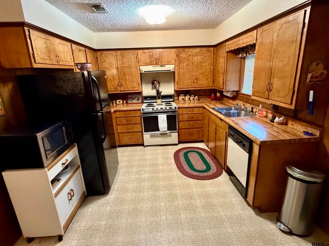 9098 CR 1200, Mt Pleasant, TX 75455