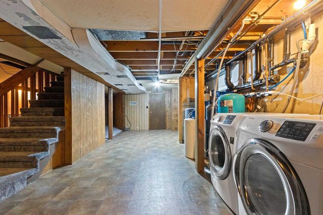 3683 AUSTRIAN LANE, Suamico, WI 54313