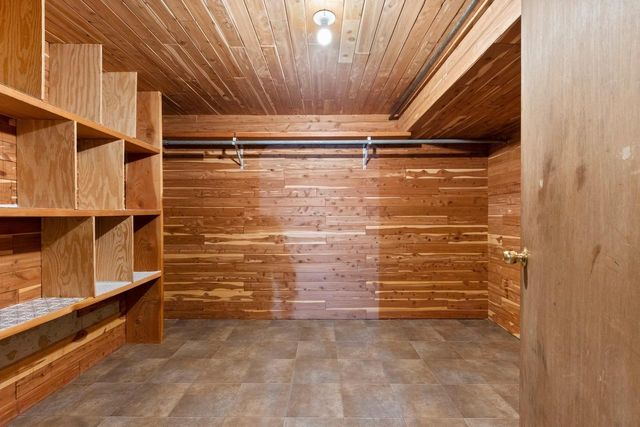 3683 AUSTRIAN LANE, Suamico, WI 54313