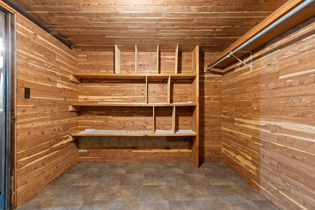 3683 AUSTRIAN LANE, Suamico, WI 54313