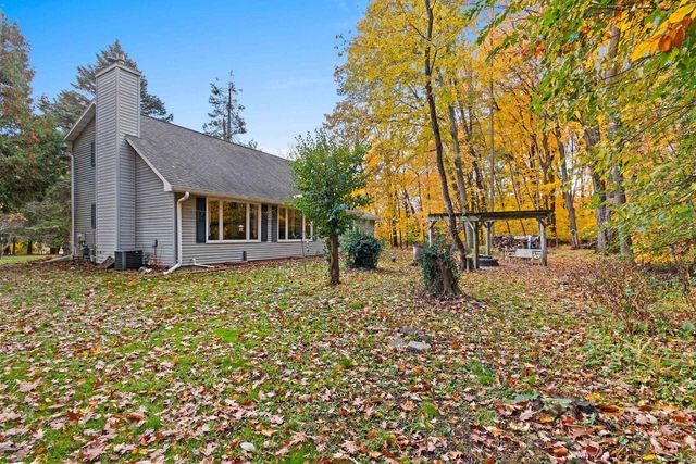 3683 AUSTRIAN LANE, Suamico, WI 54313