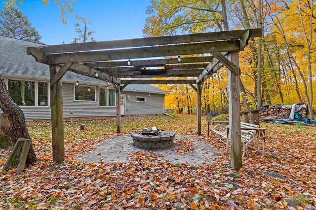 3683 AUSTRIAN LANE, Suamico, WI 54313