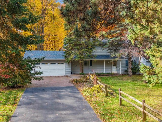 3683 AUSTRIAN LANE, Suamico, WI 54313