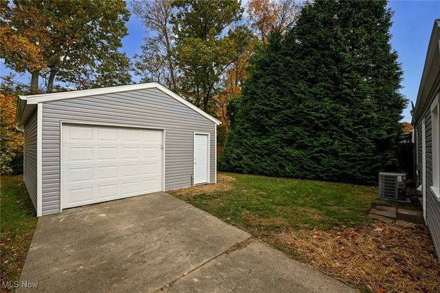 2527 Edgebrook Avenue, Akron, OH 44312