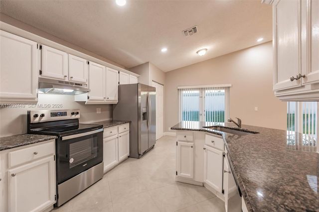 2042 Cross Breeze Dr, Wellington, FL 33414