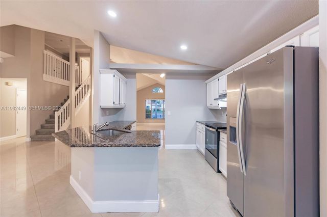 2042 Cross Breeze Dr, Wellington, FL 33414