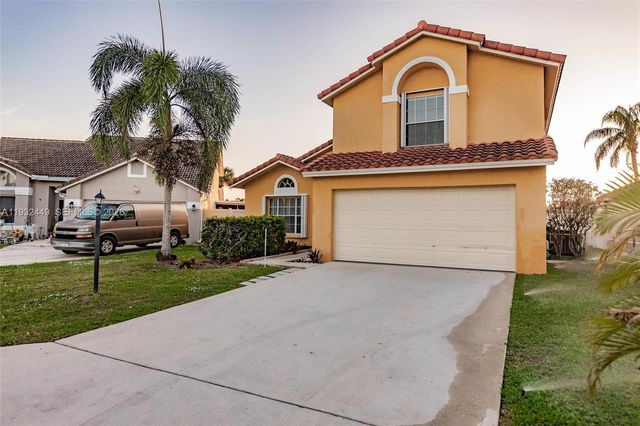 2042 Cross Breeze Dr, Wellington, FL 33414