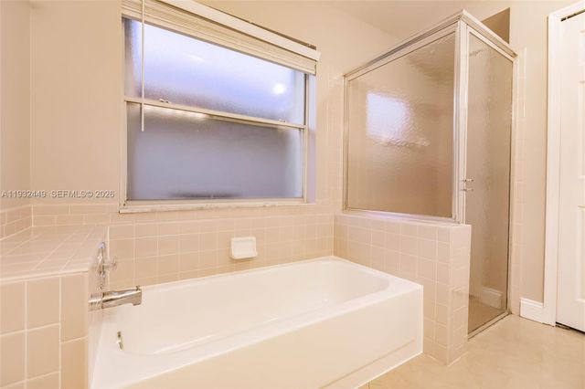 2042 Cross Breeze Dr, Wellington, FL 33414