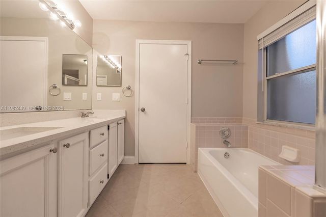 2042 Cross Breeze Dr, Wellington, FL 33414