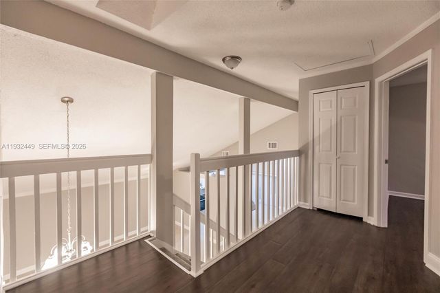 2042 Cross Breeze Dr, Wellington, FL 33414