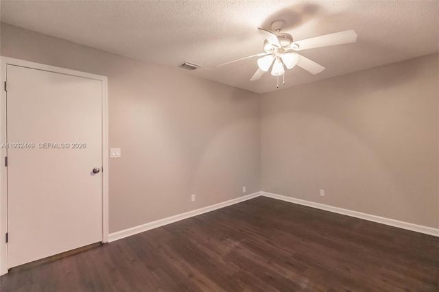 2042 Cross Breeze Dr, Wellington, FL 33414