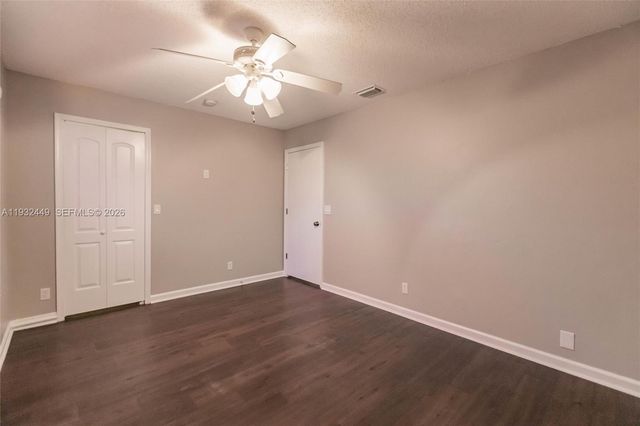 2042 Cross Breeze Dr, Wellington, FL 33414