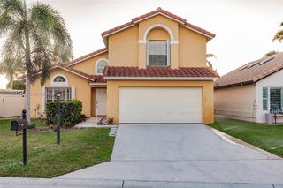 2042 Cross Breeze Dr, Wellington, FL 33414