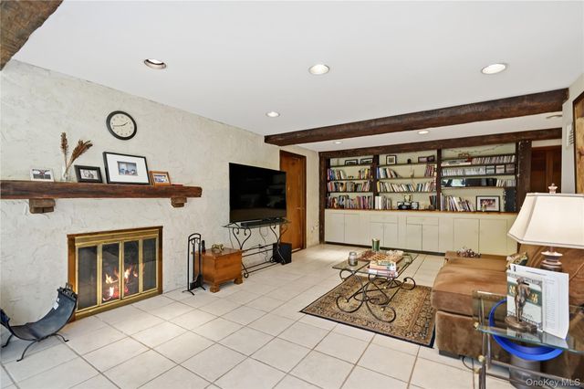 19 Macaulay Road, Katonah, NY 10536