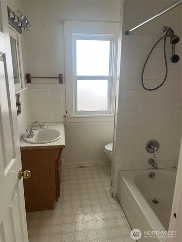 3222 N 19th Street, Tacoma, WA 98406