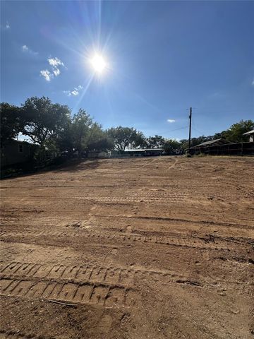 525 & 527 County Road 136A RD, Kingsland, TX 78639