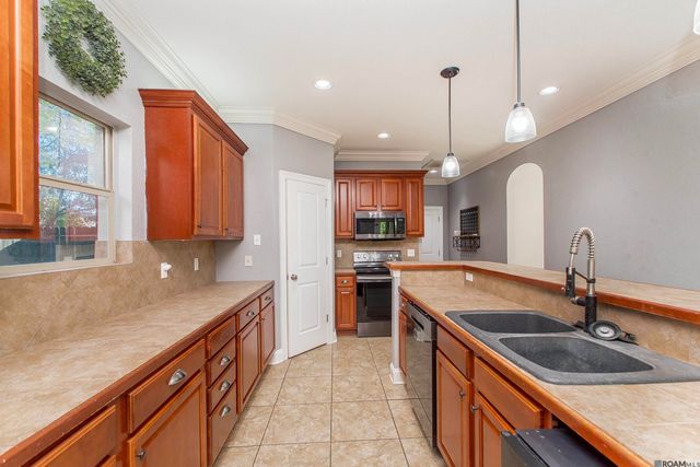 12225 Canterbury Park Dr, Geismar, LA 70754