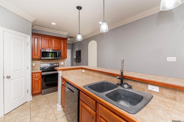 12225 Canterbury Park Dr, Geismar, LA 70754