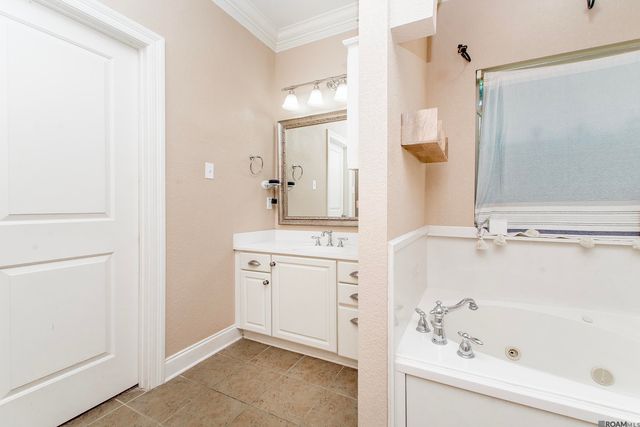 12225 Canterbury Park Dr, Geismar, LA 70754