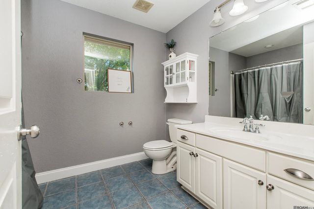 12225 Canterbury Park Dr, Geismar, LA 70754