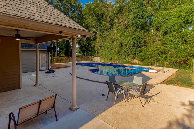 12225 Canterbury Park Dr, Geismar, LA 70754