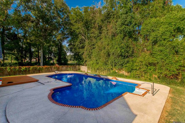 12225 Canterbury Park Dr, Geismar, LA 70754