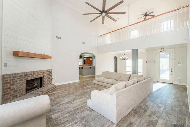 12225 Canterbury Park Dr, Geismar, LA 70754