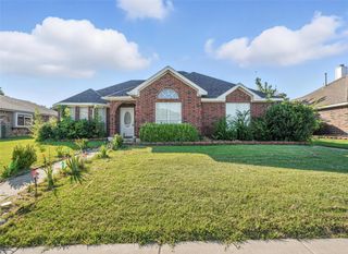2711 Primrose Lane, Rowlett, TX 75089